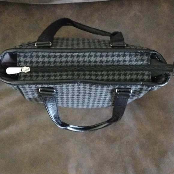 Thirty-One Black & Gray Checkered Handbag with Handles and Side Pockets